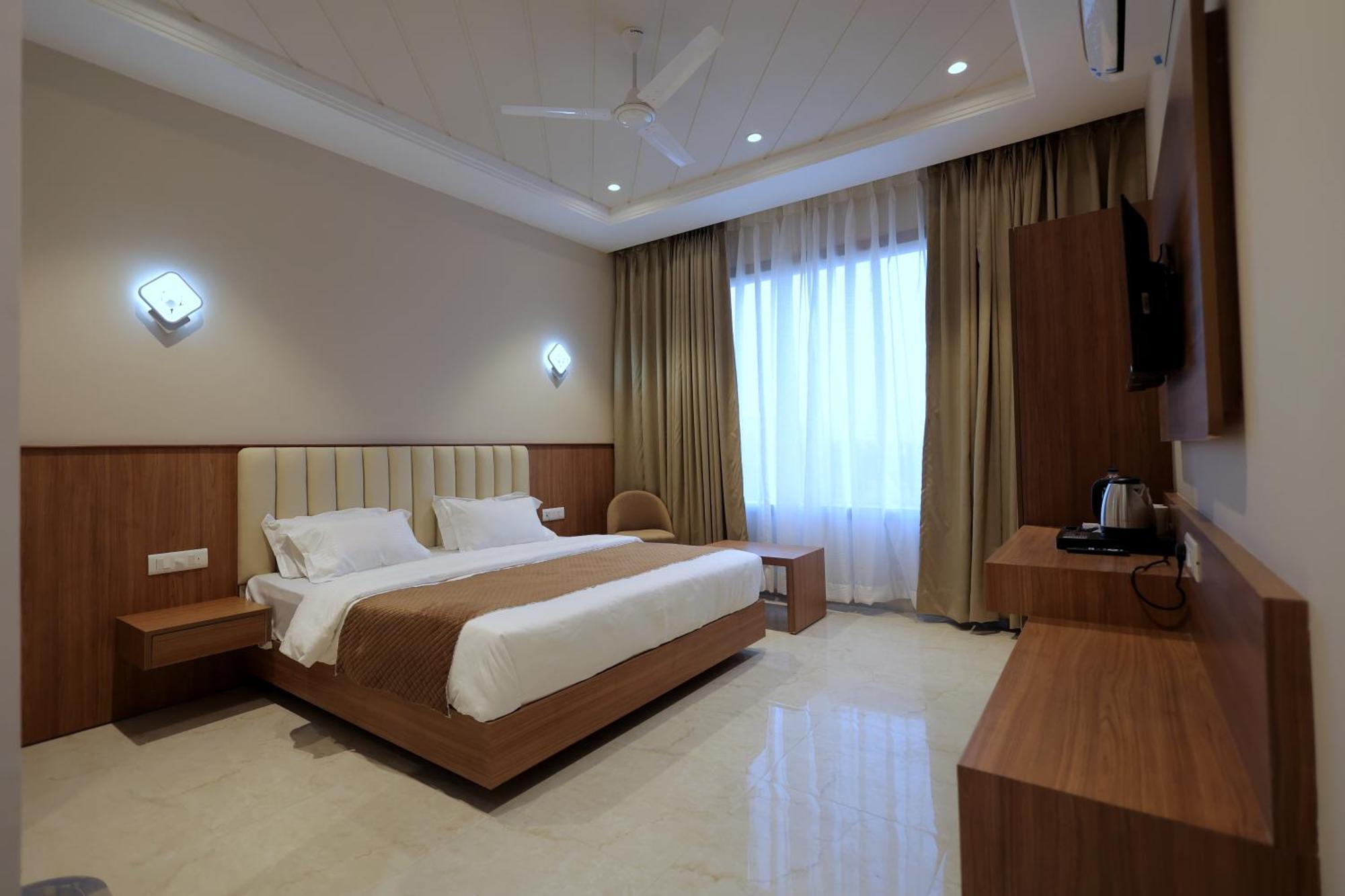 Hotel Regal Palm Морадабад Экстерьер фото